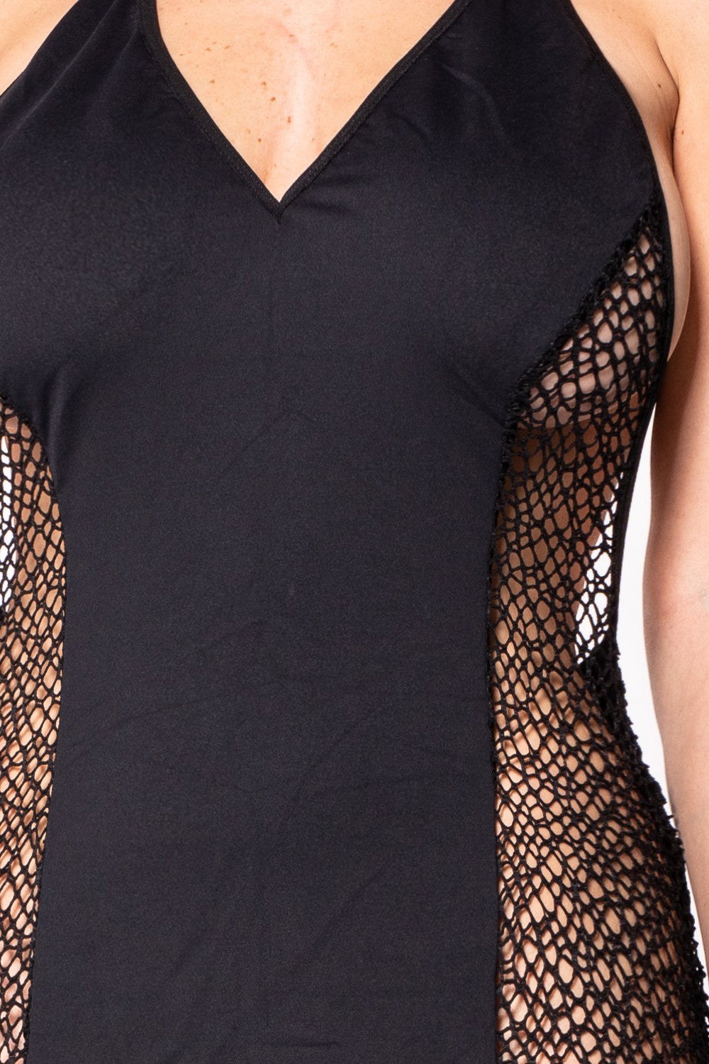 Robe sexy décolletée dos nu et résille