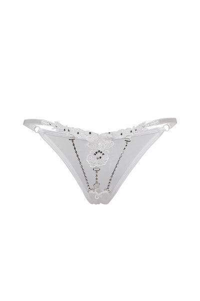 String abierto con pedrería blanca
