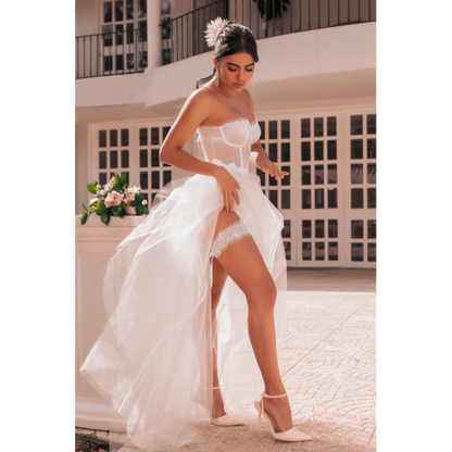 Ensemble 4 pièces blanc, bustier, string et 2 jarretières
