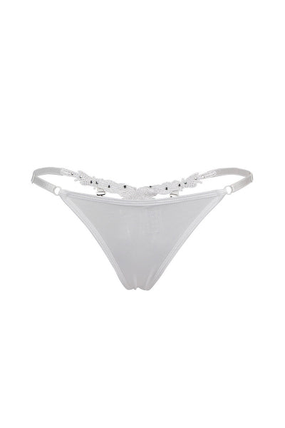String abierto con pedrería blanca